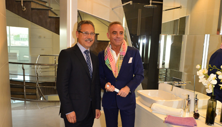 El arquitecto Joaquín Torres presenta en Burgos el baño conmemorativo del 50 aniversario de Cerámicas Gala